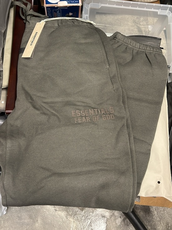 Other - Essentials jogger